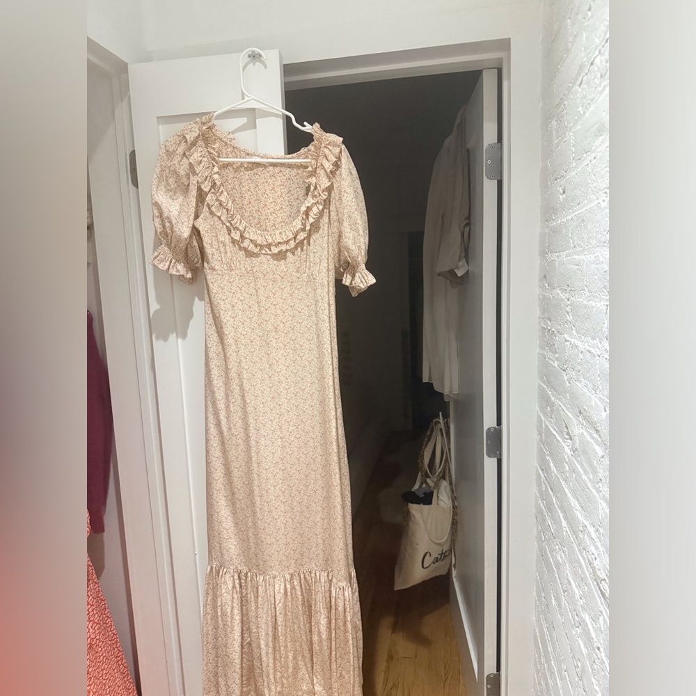 Elegant Doen Maxi Dress